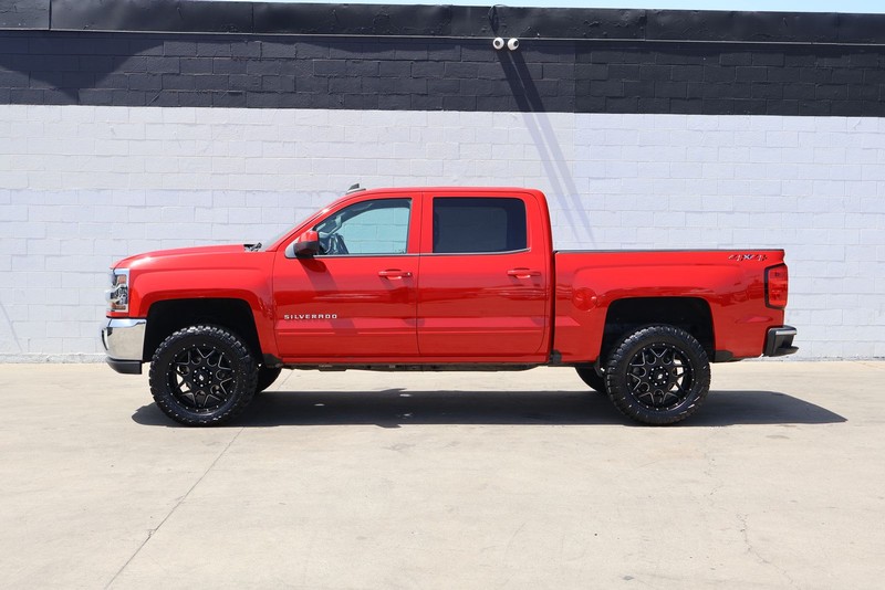 Chevrolet Silverado 1500 Vehicle Full-screen Gallery Image 10