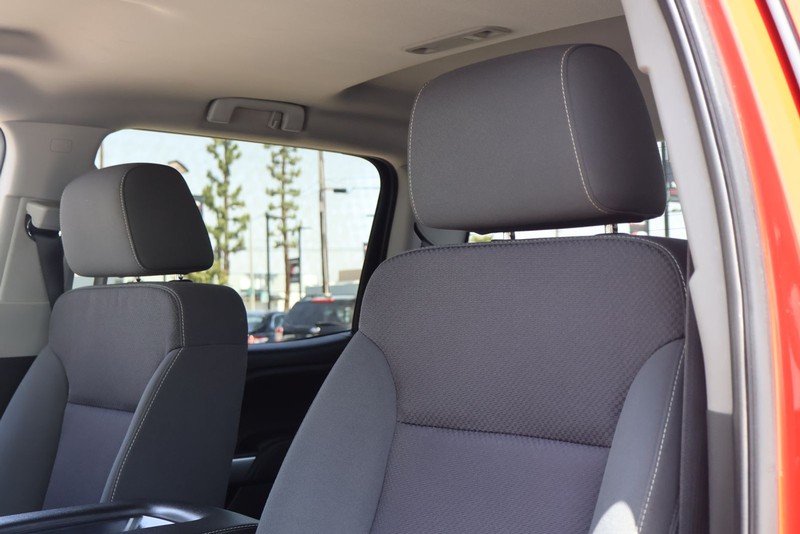 Chevrolet Silverado 1500 Vehicle Full-screen Gallery Image 17