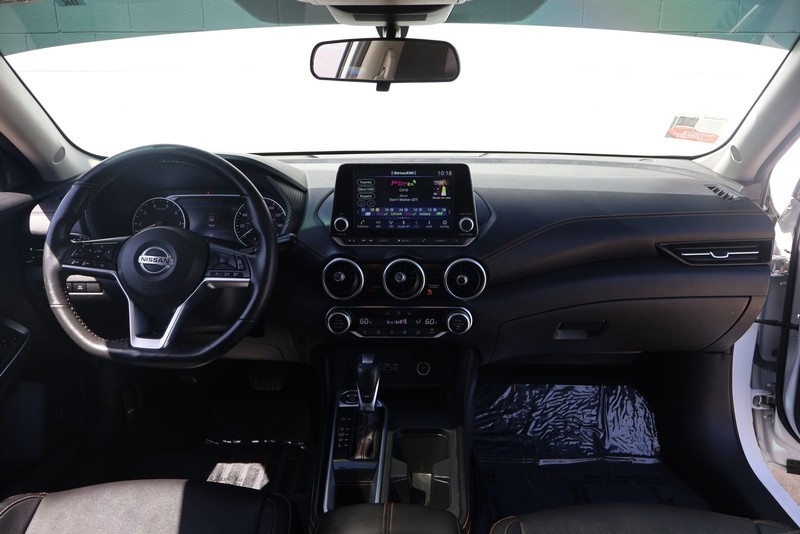 Nissan Sentra Vehicle Full-screen Gallery Image 21