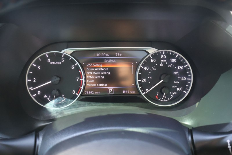 Nissan Sentra Vehicle Full-screen Gallery Image 22