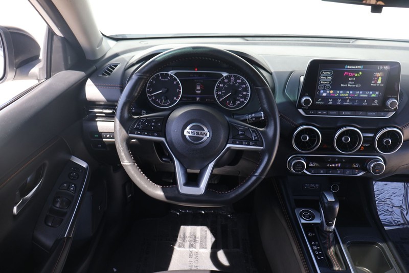 Nissan Sentra Vehicle Full-screen Gallery Image 23