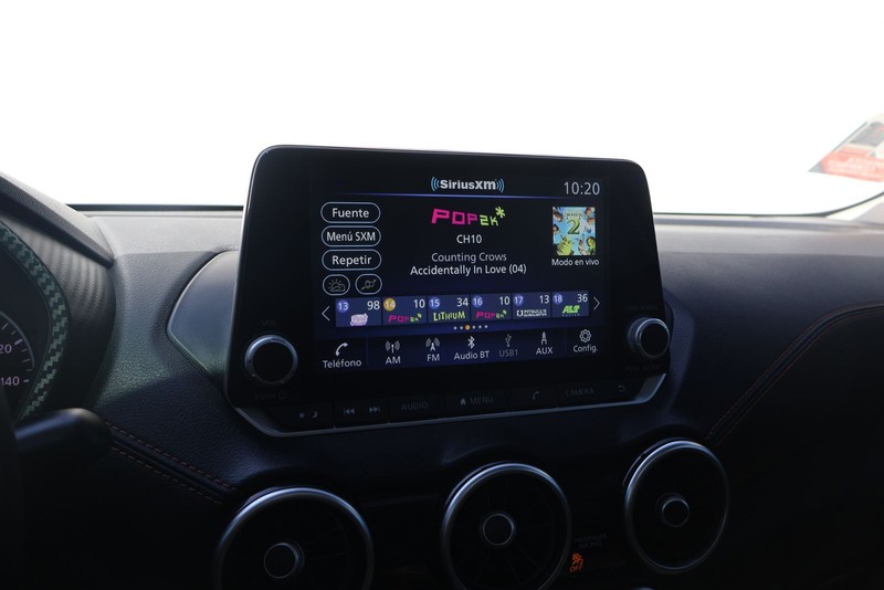 Nissan Sentra Vehicle Full-screen Gallery Image 27