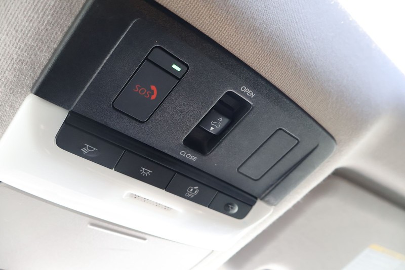 Nissan Sentra Vehicle Full-screen Gallery Image 31