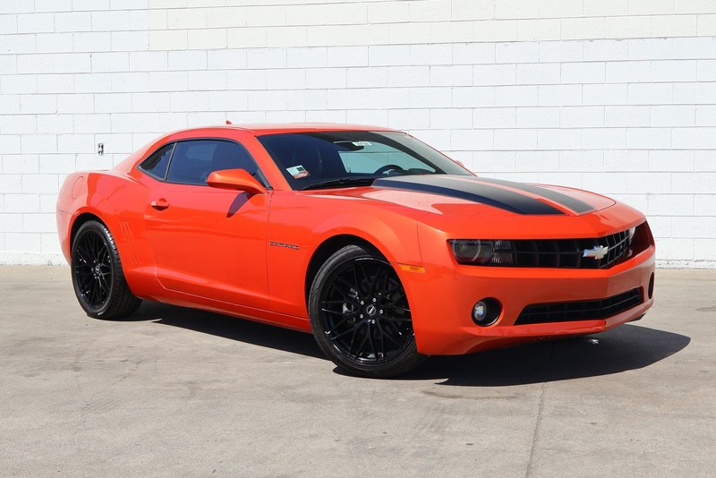 Chevrolet Camaro Vehicle Full-screen Gallery Image 01