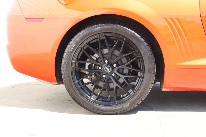 Chevrolet Camaro Vehicle Full-screen Gallery Image 13