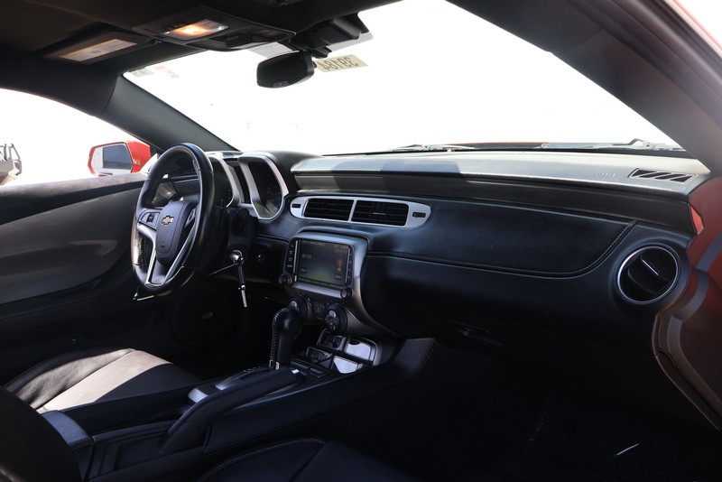 Chevrolet Camaro Vehicle Full-screen Gallery Image 18
