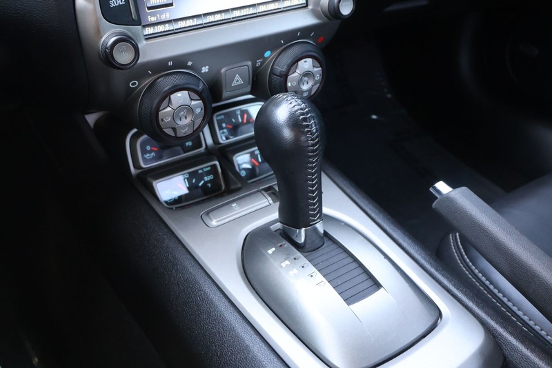 Chevrolet Camaro Vehicle Full-screen Gallery Image 31