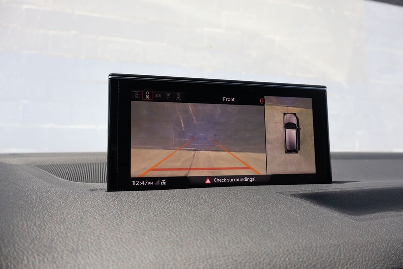 Audi Q7 Vehicle Full-screen Gallery Image 27