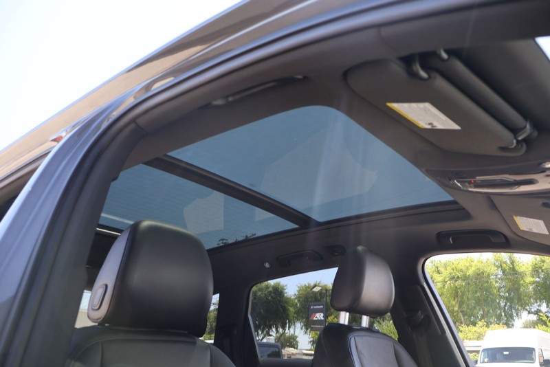 Audi Q7 Vehicle Full-screen Gallery Image 32