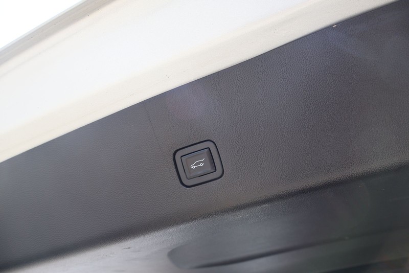 Chevrolet Traverse Vehicle Full-screen Gallery Image 09