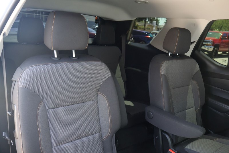 Chevrolet Traverse Vehicle Full-screen Gallery Image 21