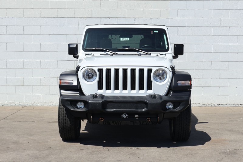 Jeep Wrangler Vehicle Full-screen Gallery Image 02