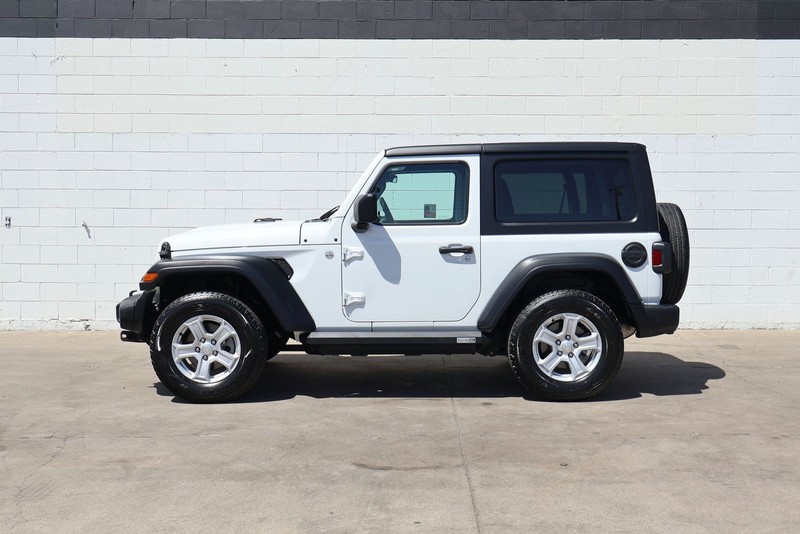 Jeep Wrangler Vehicle Full-screen Gallery Image 10