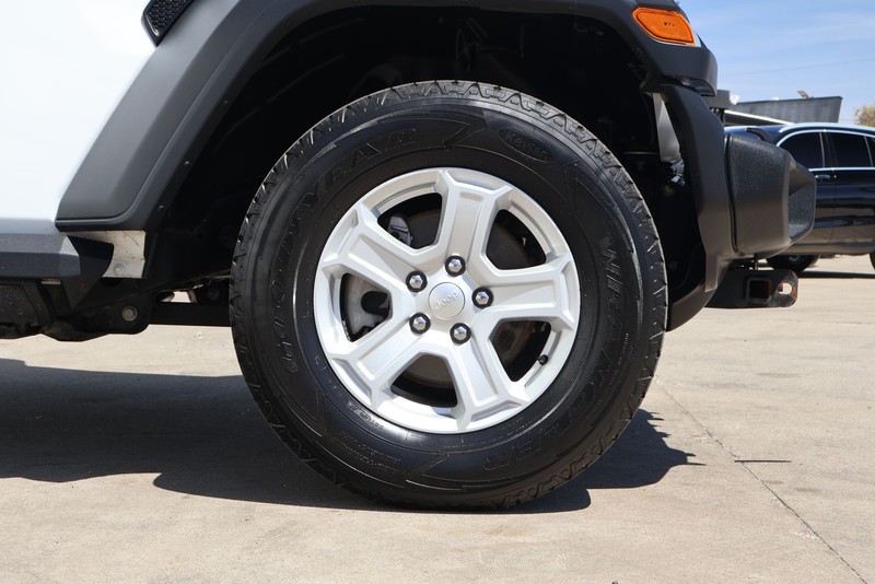 Jeep Wrangler Vehicle Full-screen Gallery Image 12