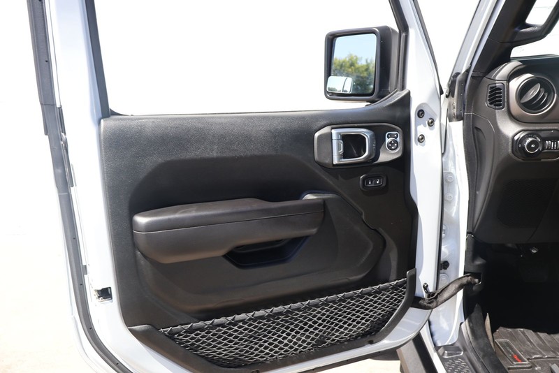 Jeep Wrangler Vehicle Full-screen Gallery Image 14