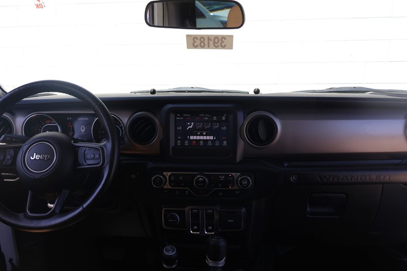 Jeep Wrangler Vehicle Full-screen Gallery Image 21