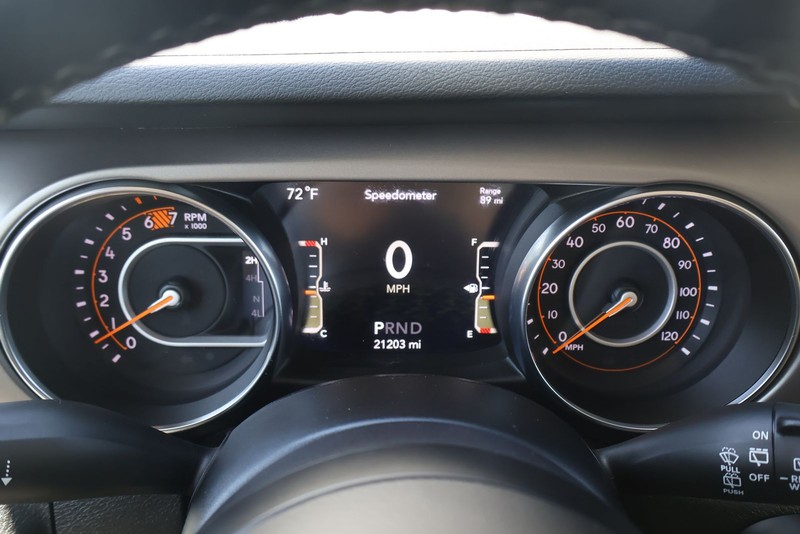 Jeep Wrangler Vehicle Full-screen Gallery Image 22