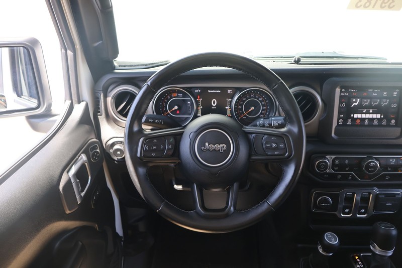 Jeep Wrangler Vehicle Full-screen Gallery Image 23