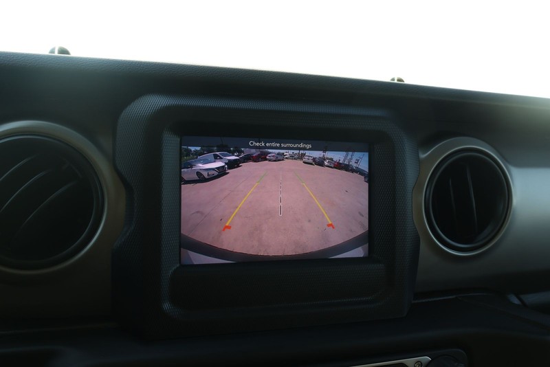 Jeep Wrangler Vehicle Full-screen Gallery Image 27