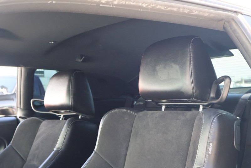 Dodge Challenger Vehicle Full-screen Gallery Image 17