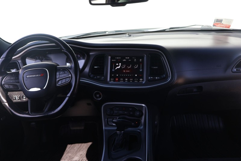 Dodge Challenger Vehicle Full-screen Gallery Image 21