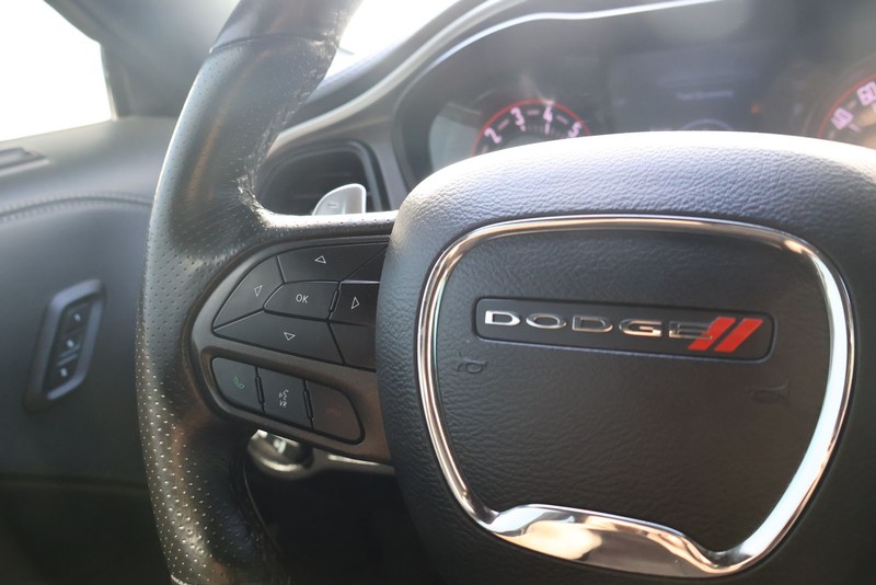 Dodge Challenger Vehicle Full-screen Gallery Image 24