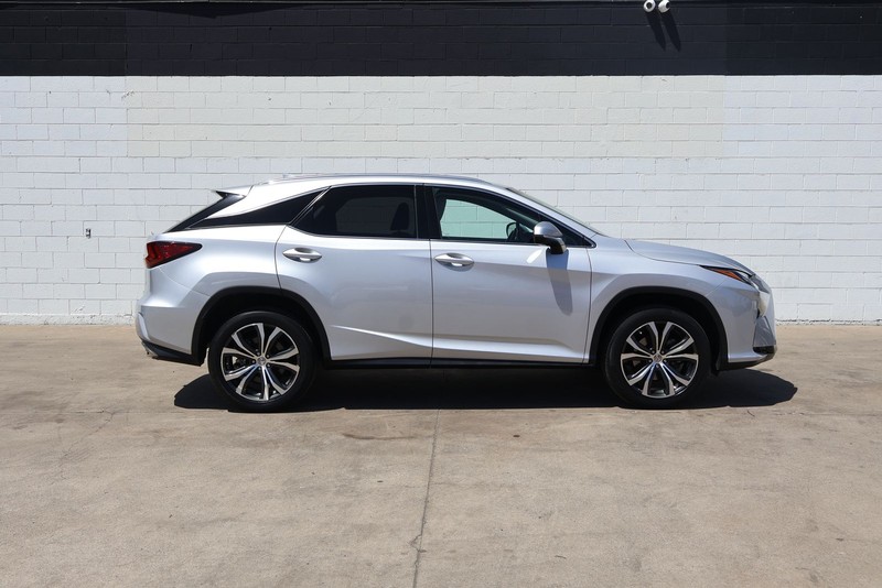 Lexus RX 350 Vehicle Full-screen Gallery Image 04