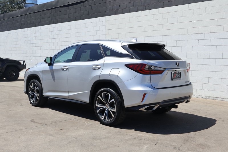Lexus RX 350 Vehicle Full-screen Gallery Image 10