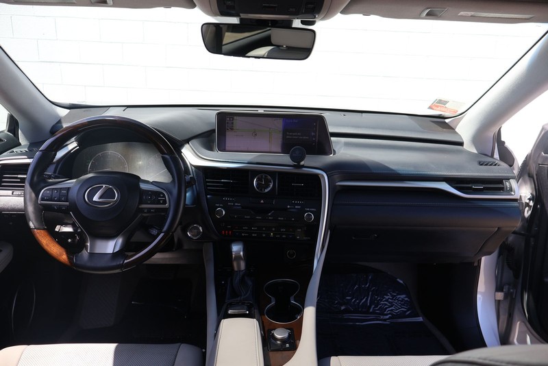 Lexus RX 350 Vehicle Full-screen Gallery Image 22