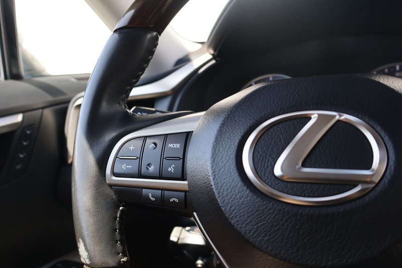 Lexus RX 350 Vehicle Full-screen Gallery Image 25