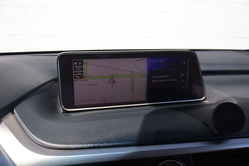 Lexus RX 350 Vehicle Full-screen Gallery Image 28