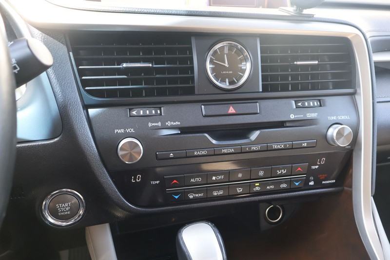Lexus RX 350 Vehicle Full-screen Gallery Image 30