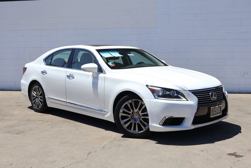 Lexus LS 460 Vehicle Full-screen Gallery Image 01