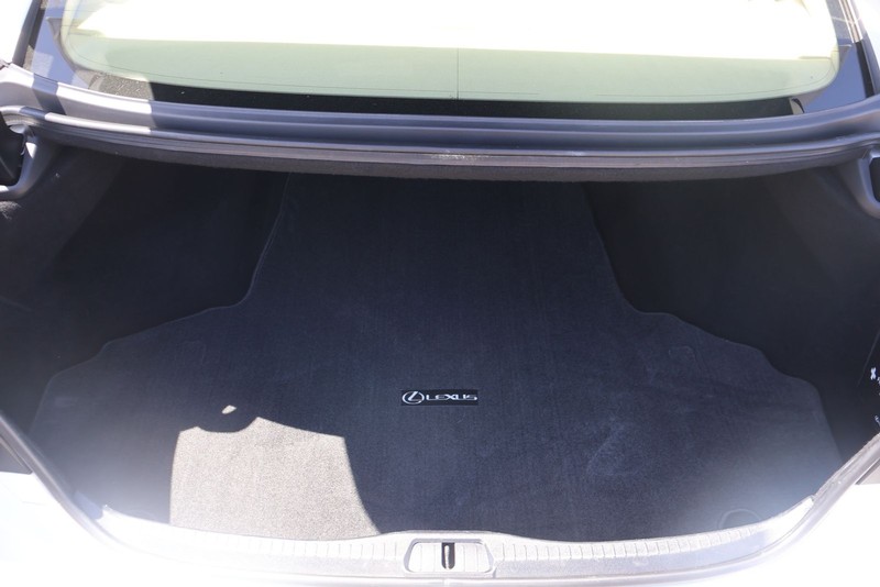 Lexus LS 460 Vehicle Full-screen Gallery Image 08