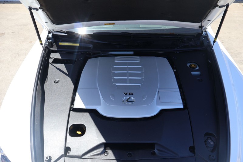 Lexus LS 460 Vehicle Full-screen Gallery Image 13