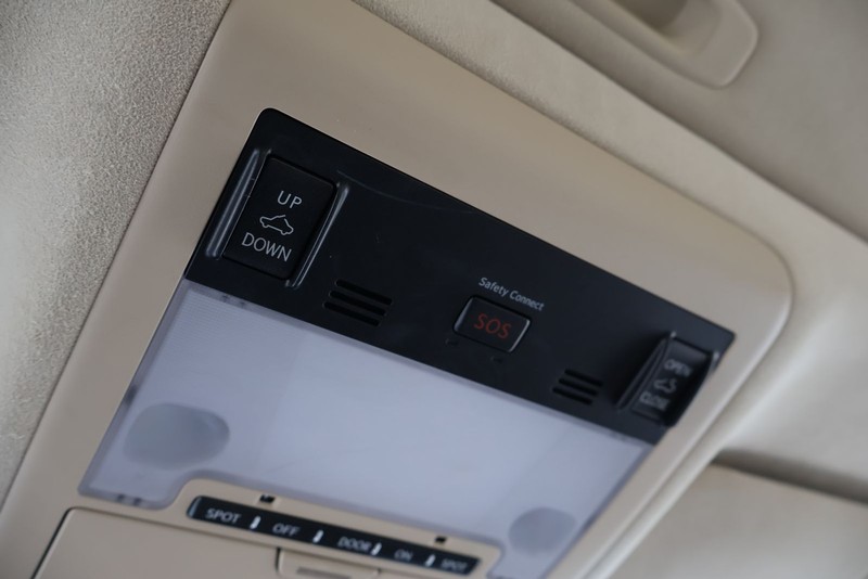 Lexus LS 460 Vehicle Full-screen Gallery Image 34