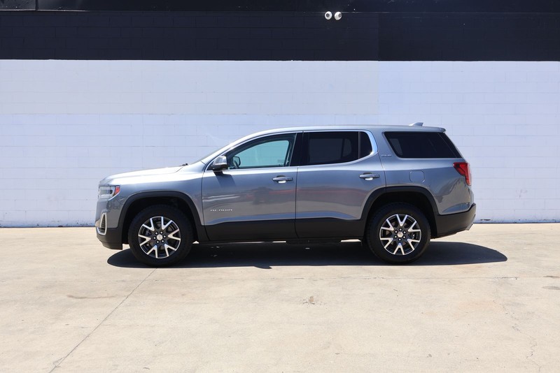 GMC Acadia Vehicle Full-screen Gallery Image 10