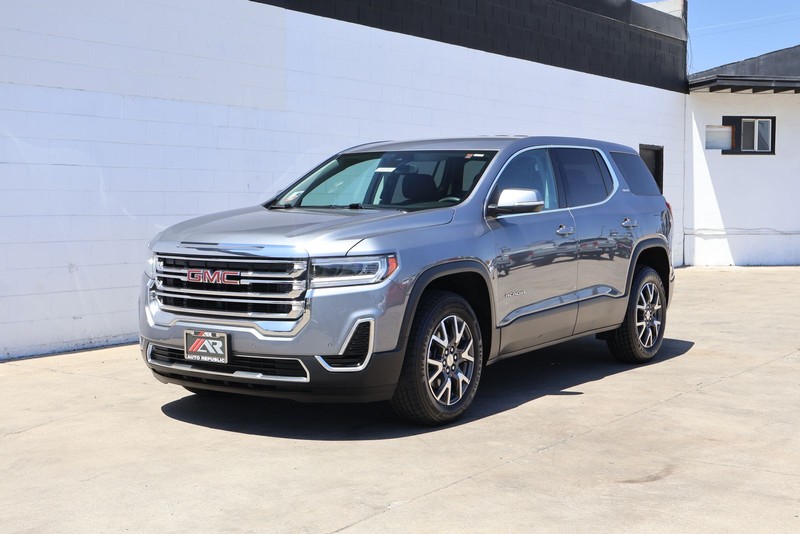 GMC Acadia Vehicle Full-screen Gallery Image 11