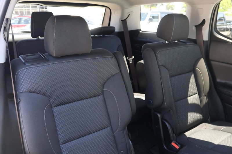 GMC Acadia Vehicle Full-screen Gallery Image 20