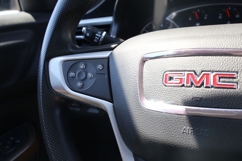 GMC Acadia Vehicle Full-screen Gallery Image 26