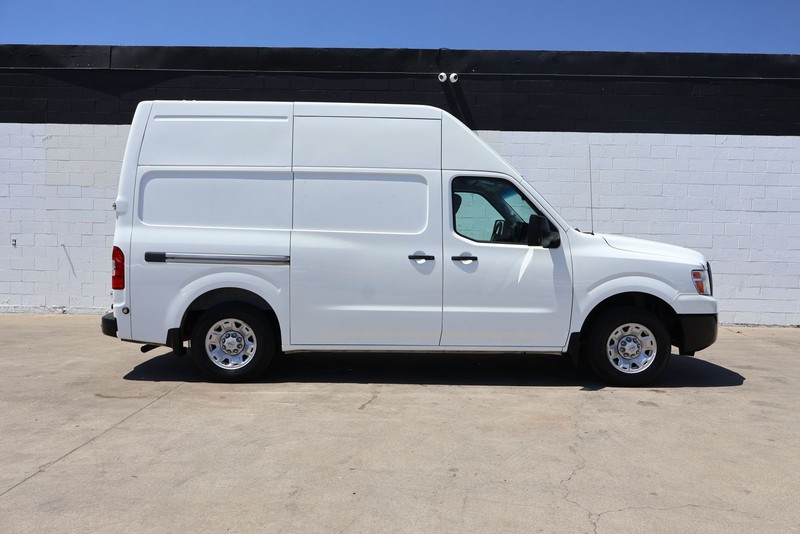 Nissan NV Cargo Vehicle Full-screen Gallery Image 01