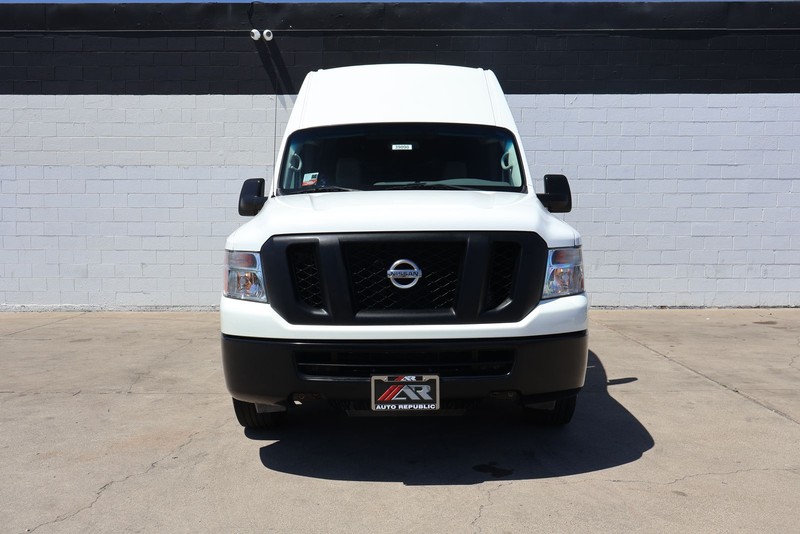 Nissan NV Cargo Vehicle Full-screen Gallery Image 03