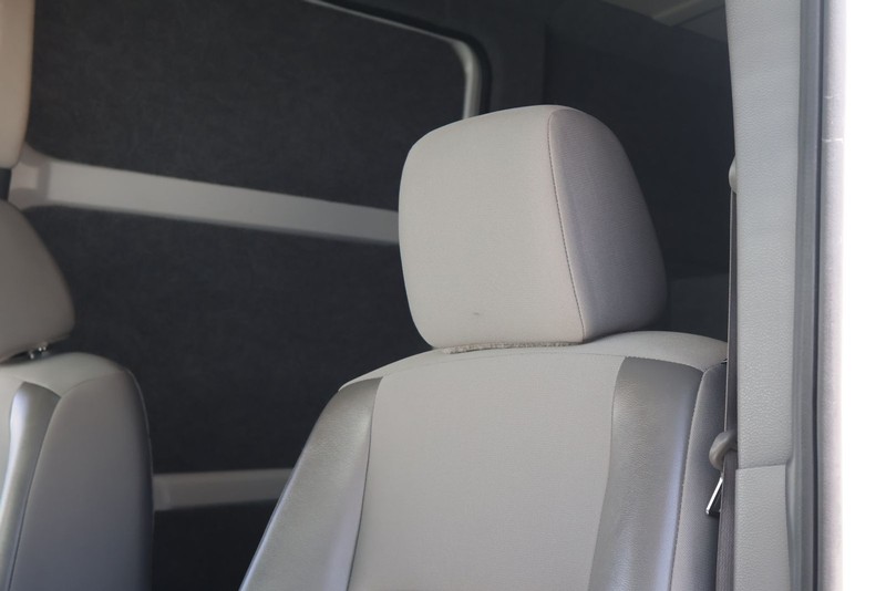 Nissan NV Cargo Vehicle Full-screen Gallery Image 18