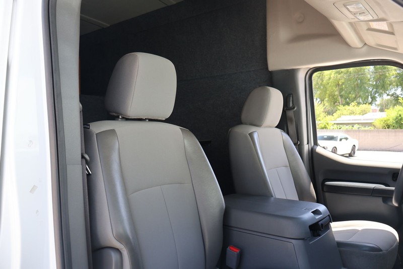 Nissan NV Cargo Vehicle Full-screen Gallery Image 20