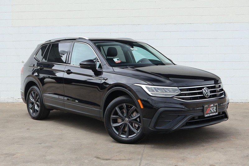 Volkswagen Tiguan Vehicle Full-screen Gallery Image 01