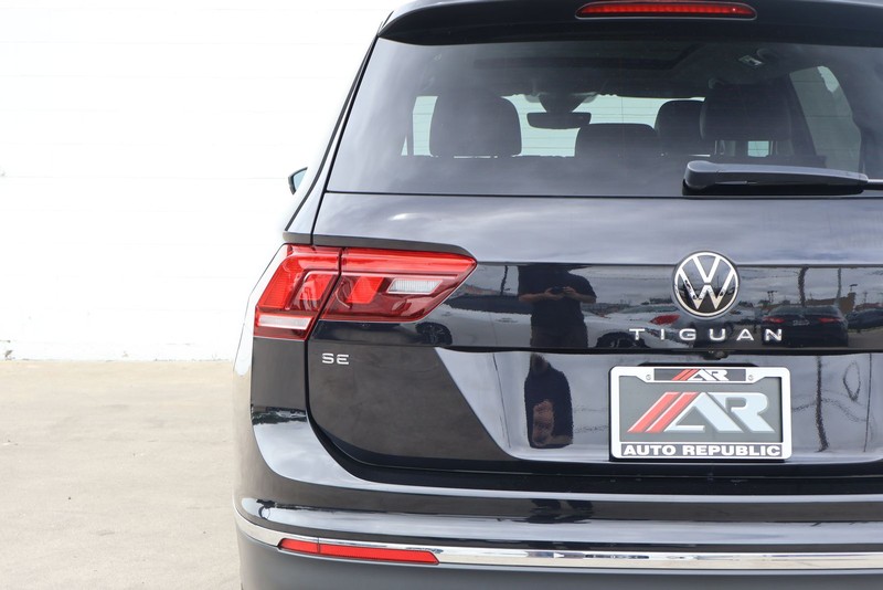 Volkswagen Tiguan Vehicle Full-screen Gallery Image 07