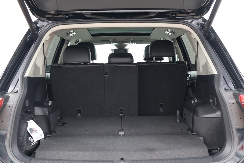 Volkswagen Tiguan Vehicle Full-screen Gallery Image 08