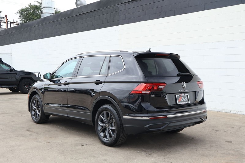 Volkswagen Tiguan Vehicle Full-screen Gallery Image 10