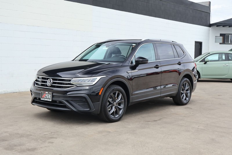 Volkswagen Tiguan Vehicle Full-screen Gallery Image 12