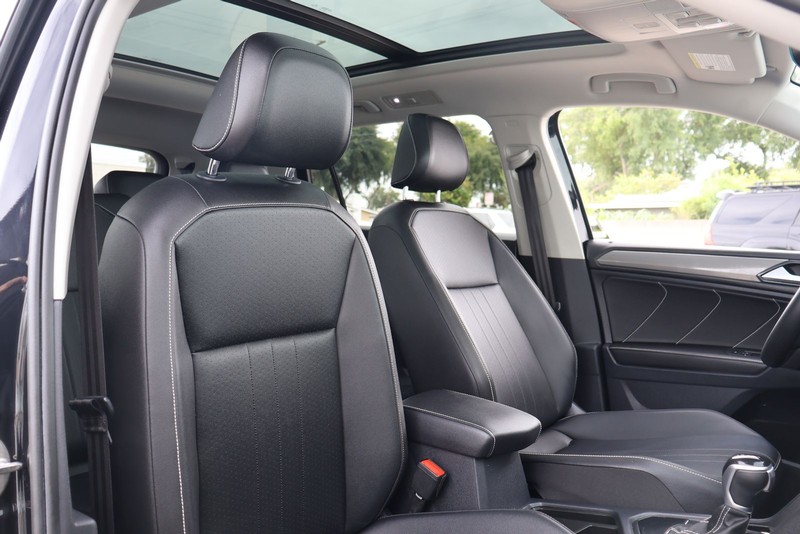 Volkswagen Tiguan Vehicle Full-screen Gallery Image 20